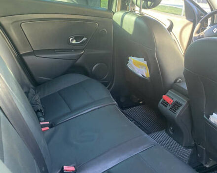 Серый Рено Меган, объемом двигателя 2 л и пробегом 245 тыс. км за 7900 $, фото 16 на Automoto.ua