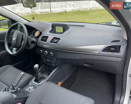 Серый Рено Меган, объемом двигателя 1.6 л и пробегом 225 тыс. км за 7700 $, фото 32 на Automoto.ua