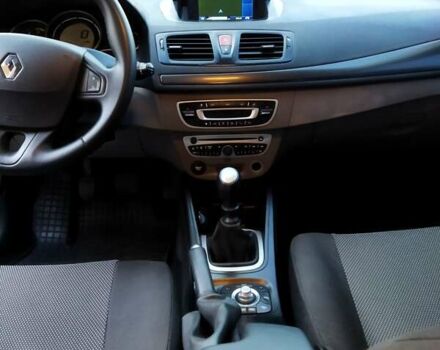 Рено Меган 2010 в Конотопе на Automoto.ua Серый Рено Меган, объемом двигателя 1.46 л и пробегом 265 тыс. км за 7250 $, фото 12 на Automoto.ua