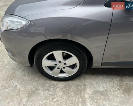 Серый Рено Меган, объемом двигателя 1.6 л и пробегом 182 тыс. км за 7800 $, фото 16 на Automoto.ua