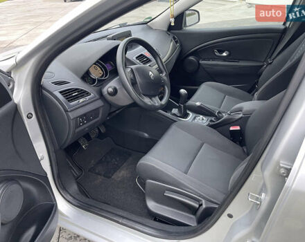 Серый Рено Меган, объемом двигателя 1.6 л и пробегом 225 тыс. км за 7700 $, фото 14 на Automoto.ua