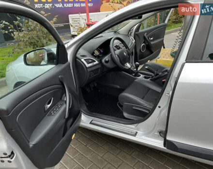 Сірий Рено Меган, об'ємом двигуна 1.46 л та пробігом 223 тис. км за 6250 $, фото 17 на Automoto.ua