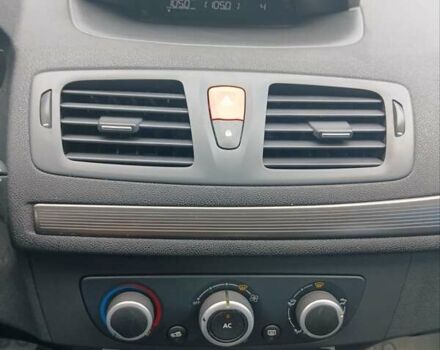 Серый Рено Меган, объемом двигателя 1.6 л и пробегом 221 тыс. км за 6950 $, фото 42 на Automoto.ua