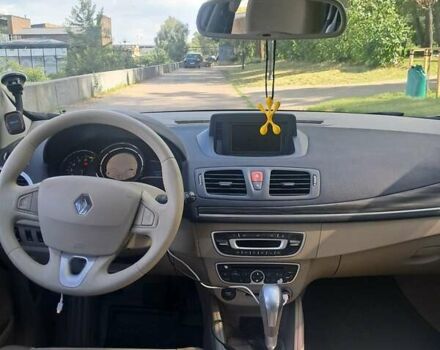 Серый Рено Меган, объемом двигателя 2 л и пробегом 255 тыс. км за 8000 $, фото 4 на Automoto.ua