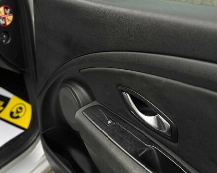 Серый Рено Меган, объемом двигателя 0 л и пробегом 260 тыс. км за 7200 $, фото 9 на Automoto.ua