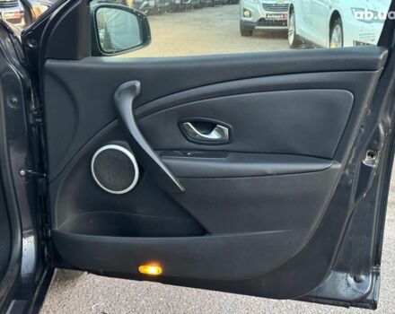 Серый Рено Меган, объемом двигателя 1.9 л и пробегом 297 тыс. км за 7290 $, фото 20 на Automoto.ua