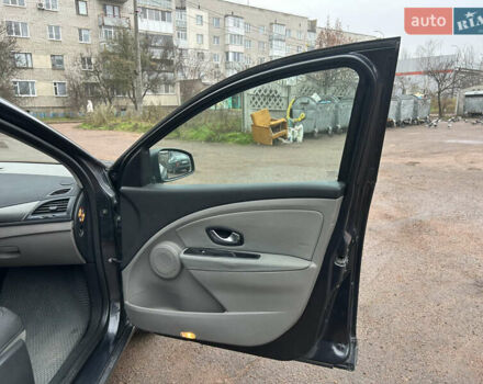 Серый Рено Меган, объемом двигателя 1.46 л и пробегом 285 тыс. км за 5700 $, фото 24 на Automoto.ua