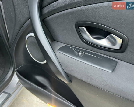 Серый Рено Меган, объемом двигателя 1.6 л и пробегом 182 тыс. км за 7800 $, фото 73 на Automoto.ua