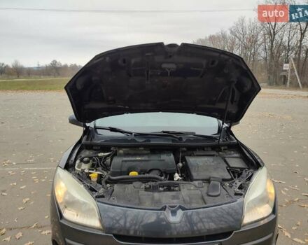 Серый Рено Меган, объемом двигателя 1.4 л и пробегом 250 тыс. км за 7500 $, фото 85 на Automoto.ua