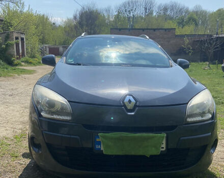 Серый Рено Меган, объемом двигателя 1.5 л и пробегом 270 тыс. км за 7500 $, фото 2 на Automoto.ua