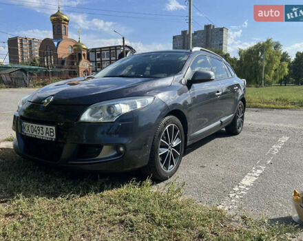 Сірий Рено Меган, об'ємом двигуна 2 л та пробігом 244 тис. км за 8300 $, фото 2 на Automoto.ua