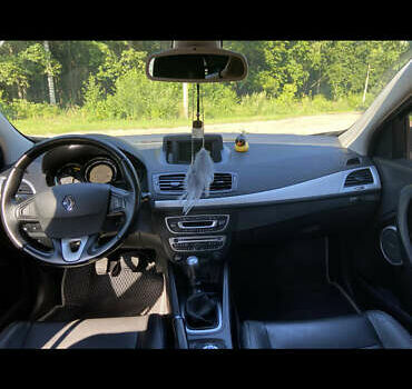 Серый Рено Меган, объемом двигателя 1.46 л и пробегом 293 тыс. км за 7800 $, фото 16 на Automoto.ua