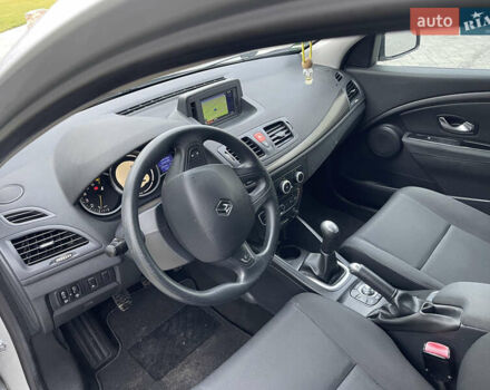 Серый Рено Меган, объемом двигателя 1.6 л и пробегом 225 тыс. км за 7700 $, фото 18 на Automoto.ua