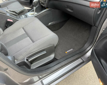 Сірий Рено Меган, об'ємом двигуна 2 л та пробігом 213 тис. км за 8100 $, фото 12 на Automoto.ua