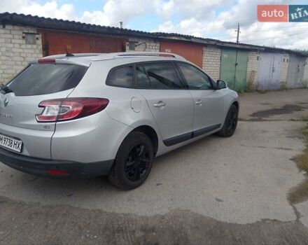 Рено Меган 2010 в Житомире на Automoto.ua Серый Рено Меган, объемом двигателя 1.5 л и пробегом 230 тыс. км за 7440 $, фото 3 на Automoto.ua