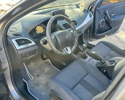 Серый Рено Меган, объемом двигателя 1.46 л и пробегом 270 тыс. км за 7750 $, фото 16 на Automoto.ua