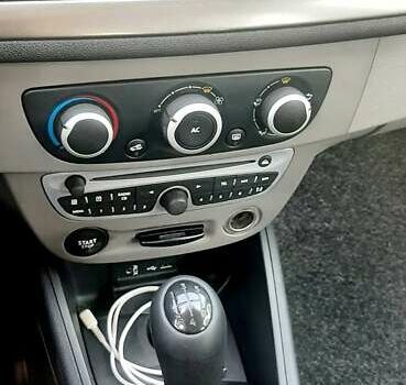 Серый Рено Меган, объемом двигателя 1.5 л и пробегом 350 тыс. км за 6500 $, фото 34 на Automoto.ua