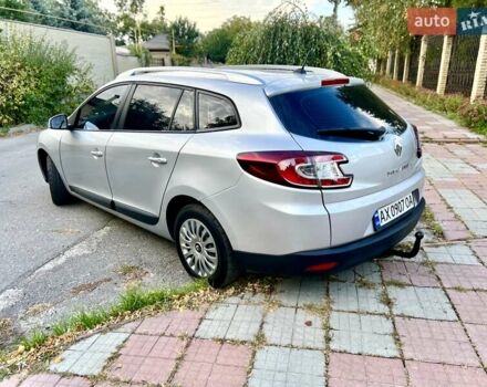 Рено Меган 2010 в Харькове на Automoto.ua Серый Рено Меган, объемом двигателя 1.6 л и пробегом 244 тыс. км за 6900 $, фото 3 на Automoto.ua