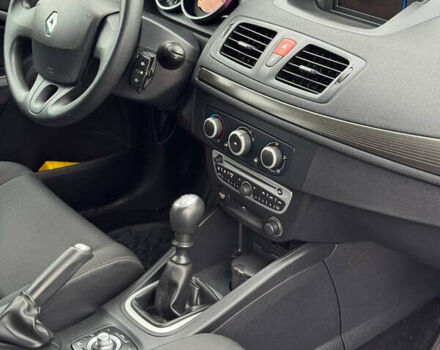 Серый Рено Меган, объемом двигателя 1.5 л и пробегом 215 тыс. км за 6400 $, фото 13 на Automoto.ua