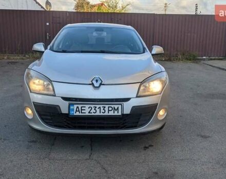 Рено Меган 2010 в Днепре (Днепропетровске) на Automoto.ua Серый Рено Меган, объемом двигателя 1.46 л и пробегом 274 тыс. км за 4999 $, фото 2 на Automoto.ua
