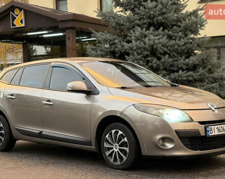Рено Меган 2010 у Кременчуге на Automoto.ua Сірий Рено Меган, об'ємом двигуна 1.46 л та пробігом 300 тис. км за 6999 $, фото 20 на Automoto.ua