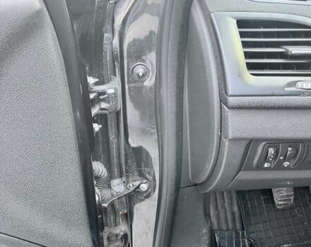 Серый Рено Меган, объемом двигателя 1.46 л и пробегом 325 тыс. км за 6400 $, фото 28 на Automoto.ua