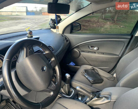Сірий Рено Меган, об'ємом двигуна 1.5 л та пробігом 270 тис. км за 7500 $, фото 5 на Automoto.ua