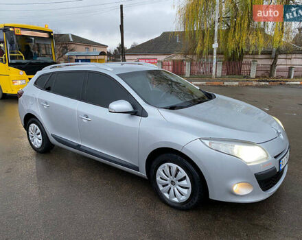 Серый Рено Меган, объемом двигателя 1.46 л и пробегом 300 тыс. км за 6300 $, фото 2 на Automoto.ua