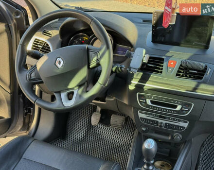 Серый Рено Меган, объемом двигателя 2 л и пробегом 245 тыс. км за 7900 $, фото 13 на Automoto.ua
