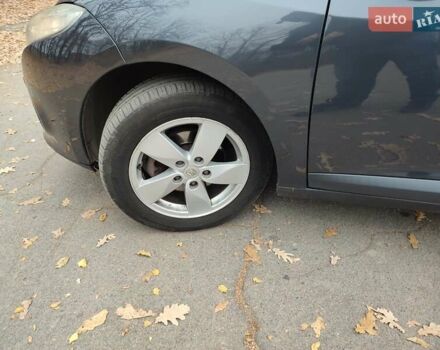 Серый Рено Меган, объемом двигателя 1.4 л и пробегом 250 тыс. км за 7500 $, фото 199 на Automoto.ua