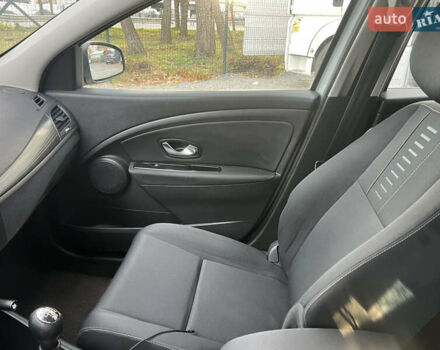 Серый Рено Меган, объемом двигателя 1.5 л и пробегом 225 тыс. км за 7600 $, фото 5 на Automoto.ua