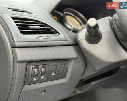 Серый Рено Меган, объемом двигателя 1.6 л и пробегом 227 тыс. км за 6550 $, фото 20 на Automoto.ua