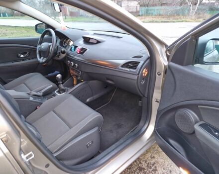 Сірий Рено Меган, об'ємом двигуна 1.6 л та пробігом 238 тис. км за 7350 $, фото 11 на Automoto.ua