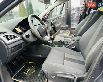 Серый Рено Меган, объемом двигателя 1.87 л и пробегом 228 тыс. км за 8500 $, фото 13 на Automoto.ua