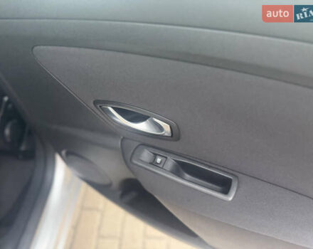 Серый Рено Меган, объемом двигателя 1.6 л и пробегом 250 тыс. км за 5950 $, фото 32 на Automoto.ua