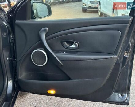 Сірий Рено Меган, об'ємом двигуна 1.9 л та пробігом 297 тис. км за 7290 $, фото 20 на Automoto.ua