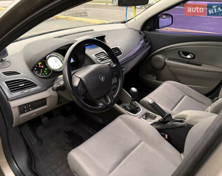 Рено Меган 2010 у Кременчуге на Automoto.ua Сірий Рено Меган, об'ємом двигуна 1.46 л та пробігом 300 тис. км за 6999 $, фото 21 на Automoto.ua