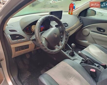 Серый Рено Меган, объемом двигателя 1.6 л и пробегом 200 тыс. км за 5600 $, фото 8 на Automoto.ua