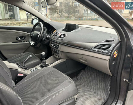 Серый Рено Меган, объемом двигателя 1.46 л и пробегом 285 тыс. км за 5700 $, фото 28 на Automoto.ua