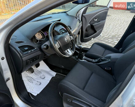 Серый Рено Меган, объемом двигателя 1.46 л и пробегом 180 тыс. км за 6750 $, фото 33 на Automoto.ua