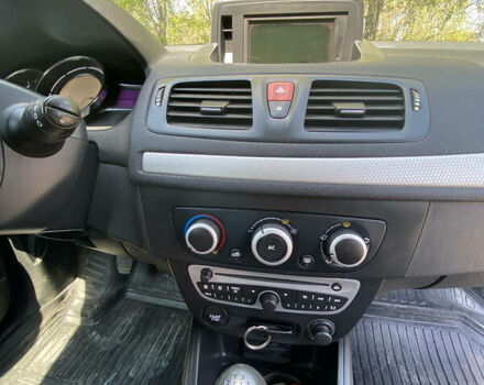 Серый Рено Меган, объемом двигателя 1.5 л и пробегом 270 тыс. км за 7500 $, фото 16 на Automoto.ua