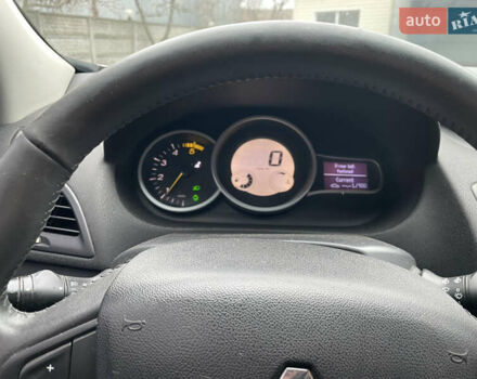 Рено Меган 2010 в Василькове на Automoto.ua Серый Рено Меган, объемом двигателя 1.46 л и пробегом 322 тыс. км за 6000 $, фото 14 на Automoto.ua
