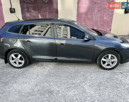 Серый Рено Меган, объемом двигателя 1.46 л и пробегом 325 тыс. км за 6400 $, фото 4 на Automoto.ua