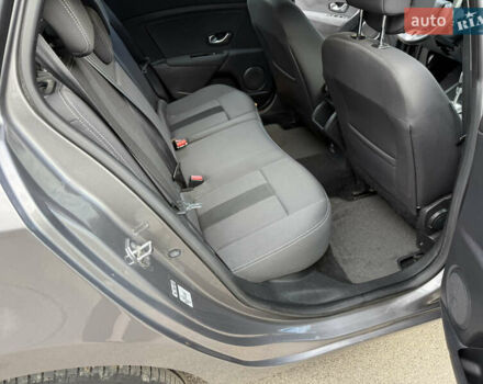 Сірий Рено Меган, об'ємом двигуна 2 л та пробігом 213 тис. км за 8100 $, фото 11 на Automoto.ua
