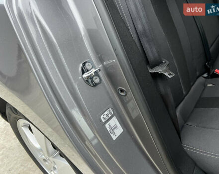 Серый Рено Меган, объемом двигателя 1.6 л и пробегом 182 тыс. км за 7800 $, фото 71 на Automoto.ua