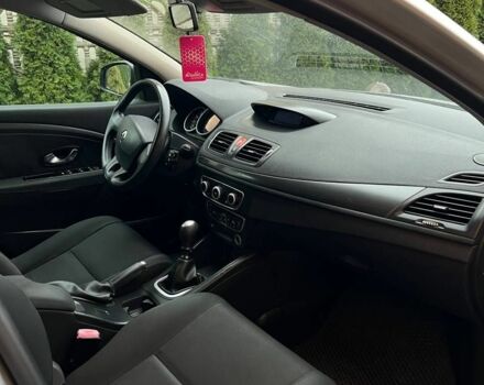 Серый Рено Меган, объемом двигателя 1.5 л и пробегом 263 тыс. км за 5100 $, фото 11 на Automoto.ua