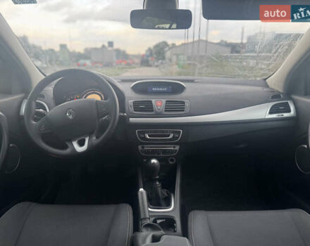 Серый Рено Меган, объемом двигателя 1.6 л и пробегом 250 тыс. км за 5950 $, фото 34 на Automoto.ua