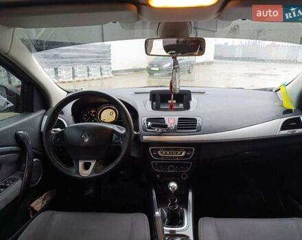 Сірий Рено Меган, об'ємом двигуна 1.5 л та пробігом 310 тис. км за 6800 $, фото 27 на Automoto.ua