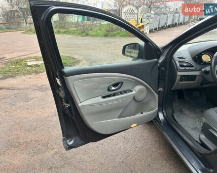 Серый Рено Меган, объемом двигателя 1.46 л и пробегом 285 тыс. км за 5700 $, фото 11 на Automoto.ua