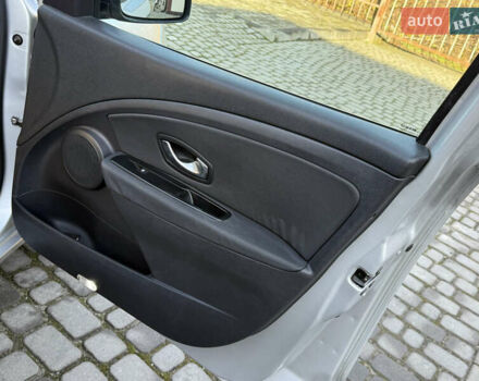 Серый Рено Меган, объемом двигателя 1.46 л и пробегом 180 тыс. км за 6750 $, фото 47 на Automoto.ua